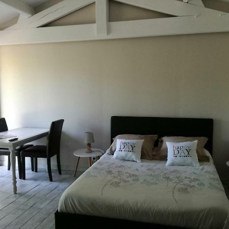 Le Domaine D'Azae Hotel กูฌ็อง-เมสทราส ภายนอก รูปภาพ