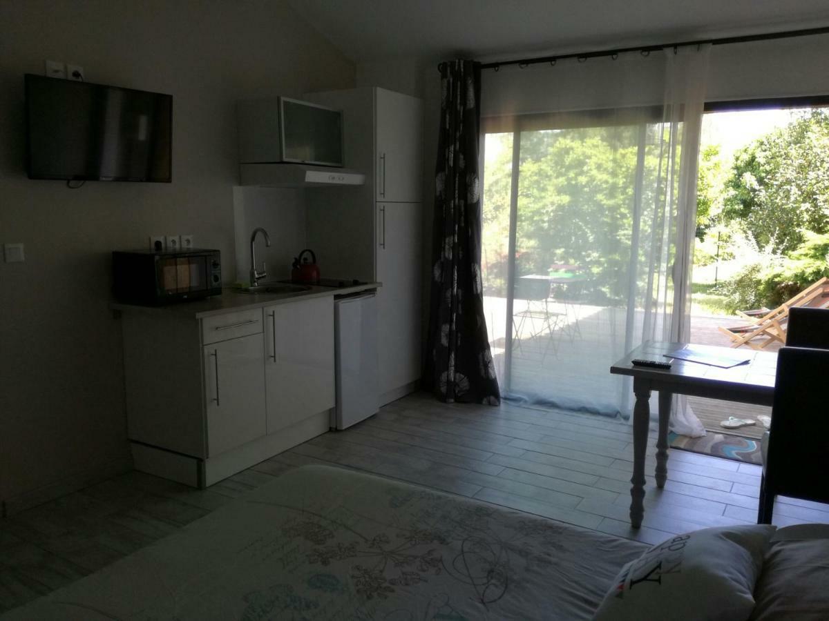 Le Domaine D'Azae Hotel กูฌ็อง-เมสทราส ภายนอก รูปภาพ